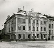 foto: Raekoja plats 8 hoone, milles 1988 alustas Konrad Mäe maalistuudio