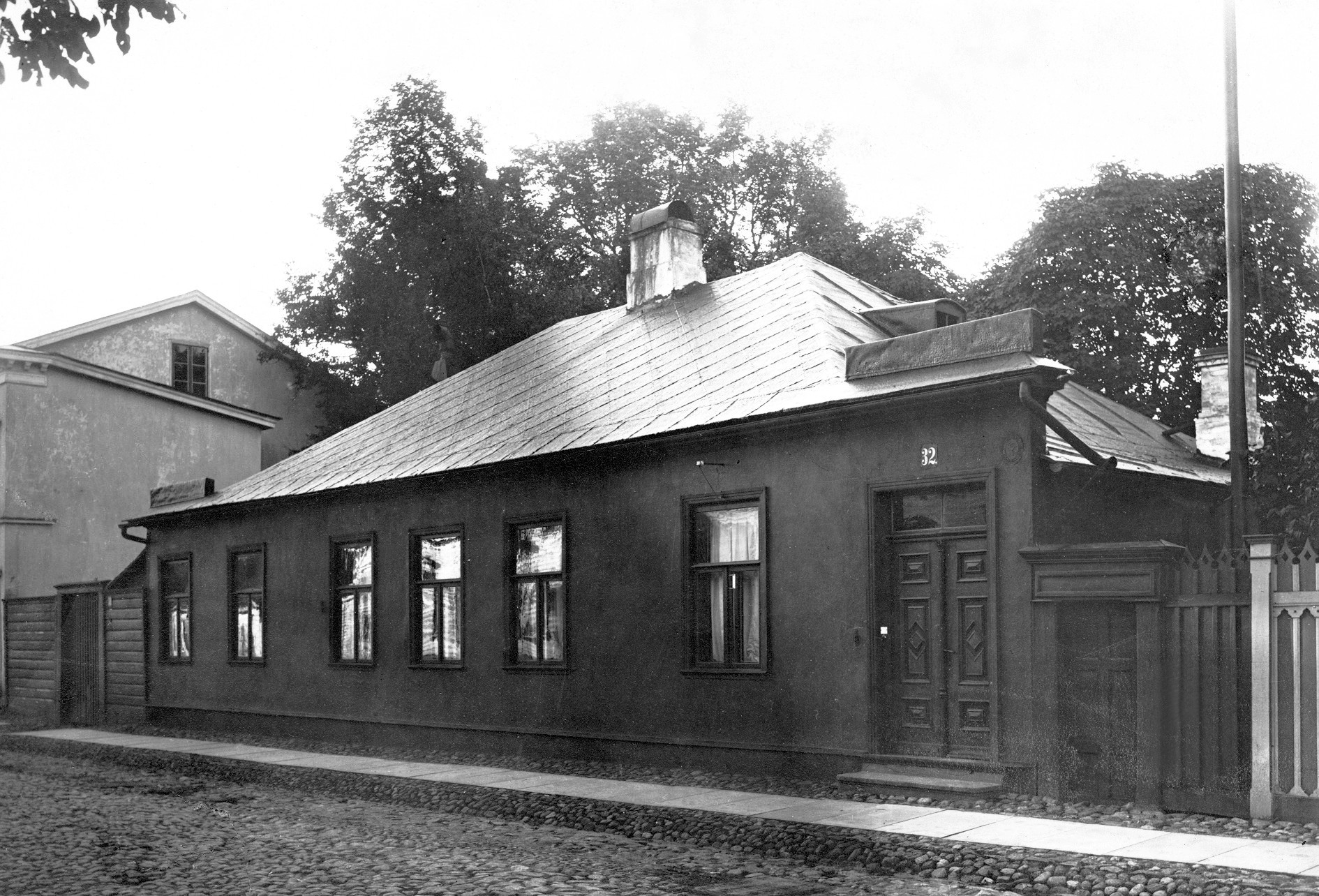 J.V. Jannseni ja L. Koidula kodumaja Tiigi 32, u 1920