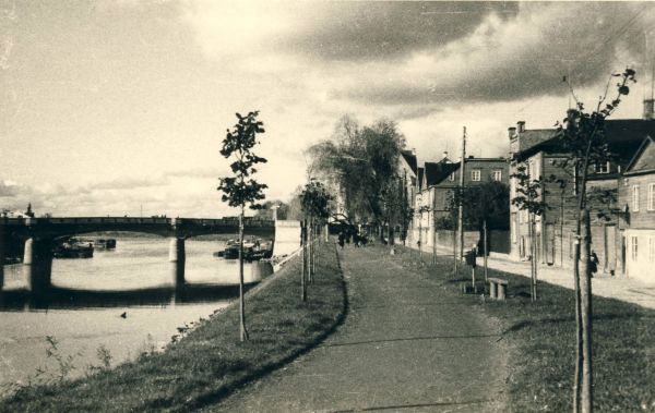 foto: emajõgi. kalda tänav. 1930ndad. fotograaf teadmata