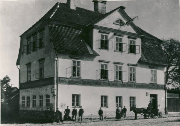 foto: treffneri kool hobuse tänaval 1895. a. fotograaf teadmata