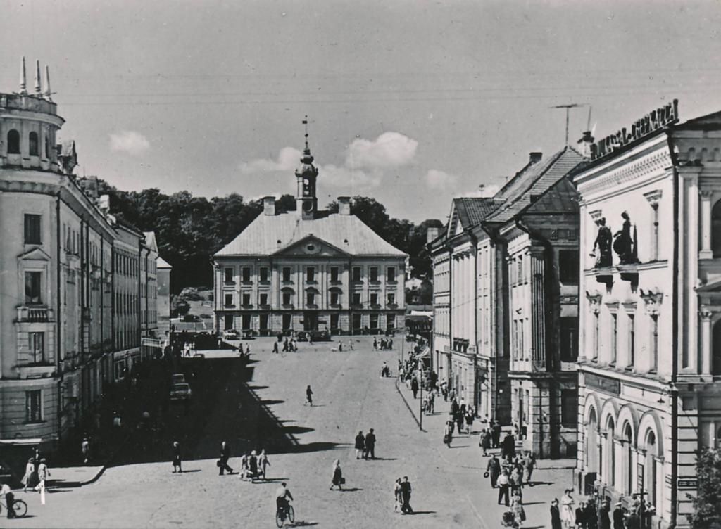 foto: Raekoja plats 1960ndatel (tollal Nõukogude väljak)