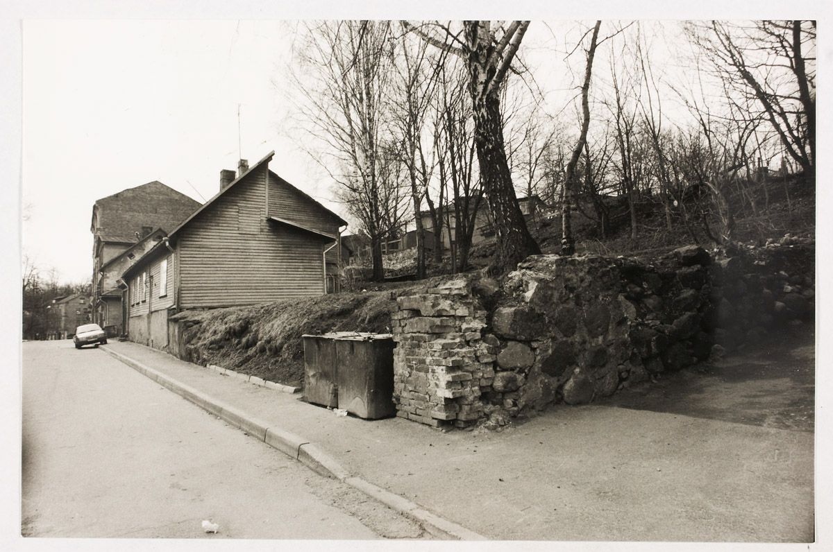 foto: Tähtvere tänava algus 1997. a (majad 4–14)