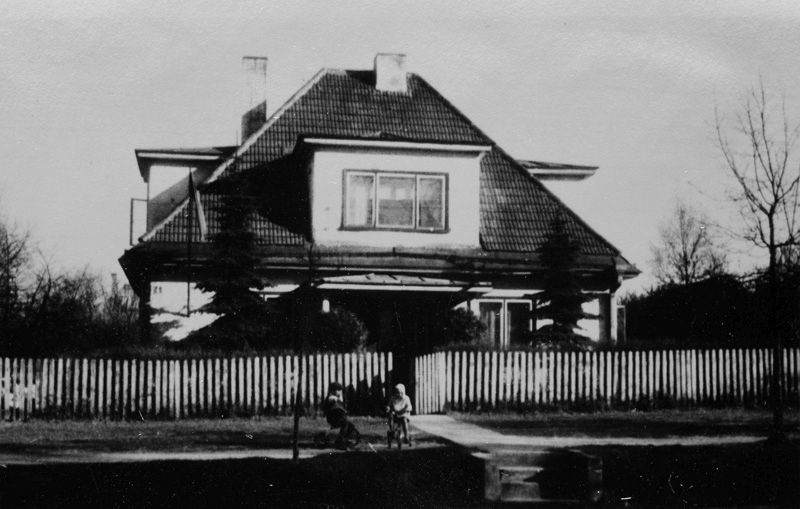 foto: Oskar Lutsu elamu. 1936. a.