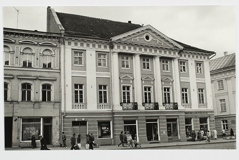 foto: Raekoja plats 16: kino „Varia”, raamatukauplus „Kirjavara” 1980ndatel