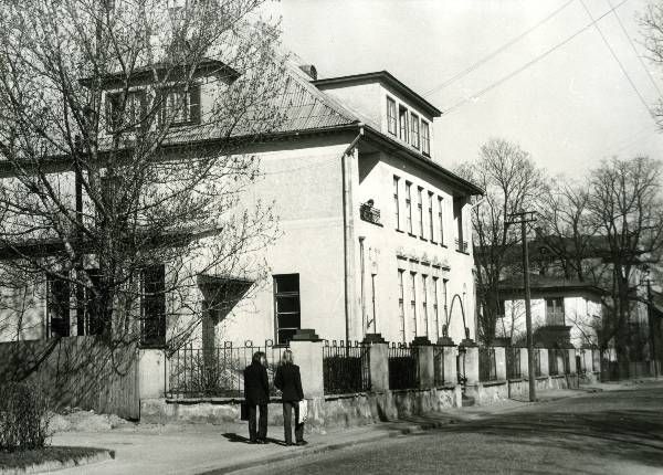 foto: Burdenko tänav 69, Tartu Kunstikooli õppehoone 1980ndatel