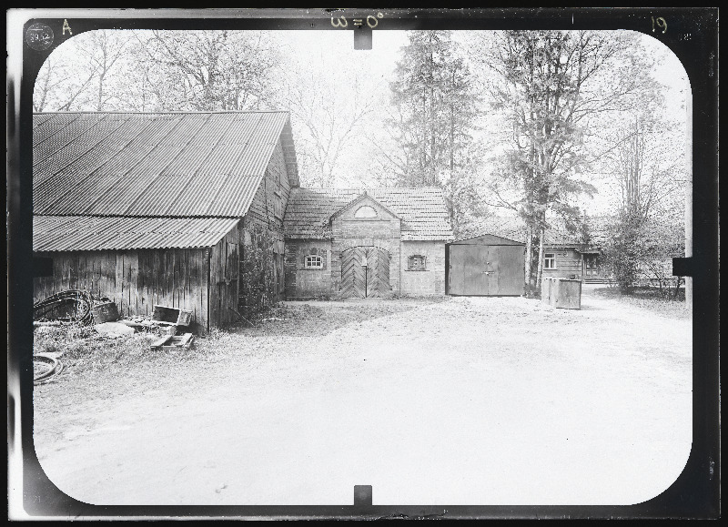 foto: Lunini tn 12 Maarjamõisa tall 1990