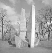 foto: Friedrich Georg Wilhelm Struve monument Toomemäel, liivakella kujuline