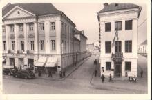 foto: Sinimandria ja Raekoja apteek enne Teist maailmasõda