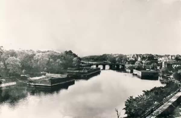 foto: supelasutused emajõel 1910. aastatel. fotograaf teadmata