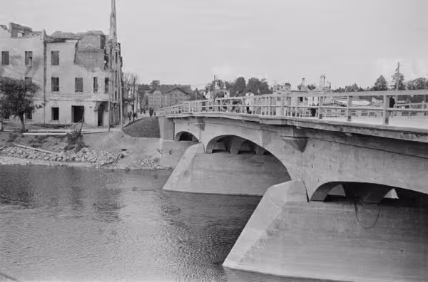 foto: Taastatud vabadussild 1943. a. fotograaf teadmata