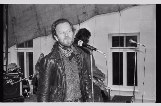 foto: Kolumbus Krisi kontsert Illegaardi hoovis 1993