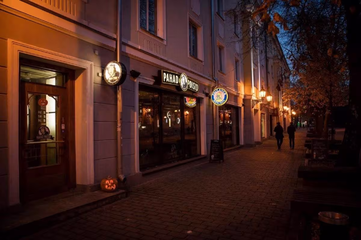 foto: pubi Pahad Poisid tänavavaade 2010ndatel