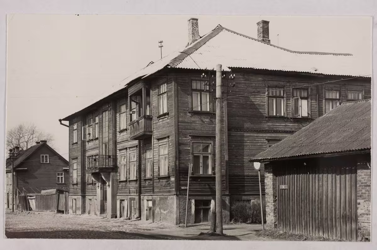 foto: Oa 1 kortermaja (nn Merca maja) 1992. a.