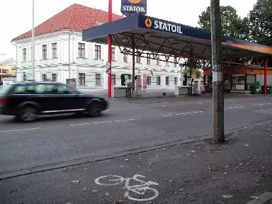 foto: Tartu linnamuuseum Narva mnt 23, bensiinijaam Statoil, 2005